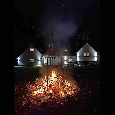 Bear Cottage, Tyn Y Cwm Eglwys-Fach Екстериор снимка