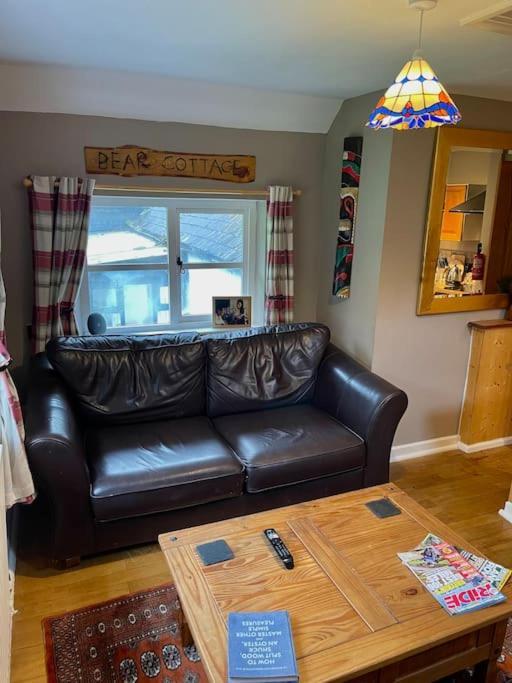 Bear Cottage, Tyn Y Cwm Eglwys-Fach Екстериор снимка
